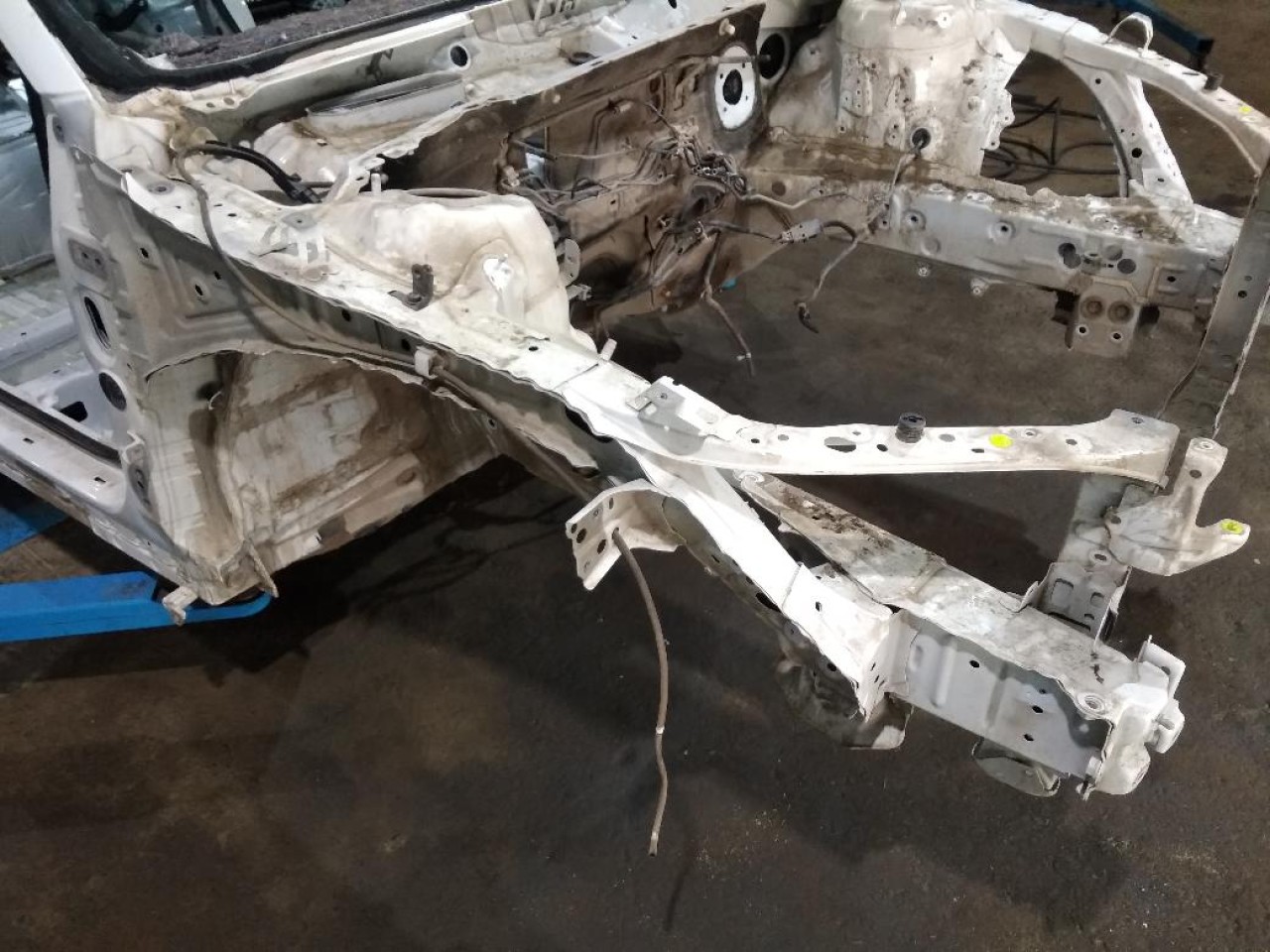 Лонжерон передний правый Toyota Camry 70.